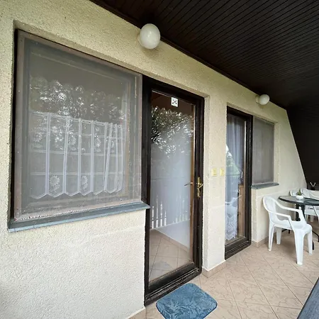 Panna Apartmanhaz * バラトンレッレ