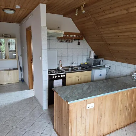 Panna Apartmanhaz Lägenhet